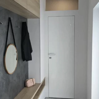 Pořídili jsme si dubové zrcadlo z dílny @z8_woodwork na toaletu, ale protože je místnost moc malá, nešlo vyfotit na svém novém místě v plné kráse, tak alespoň takto.  #selfiehome #samisobe #stavbaselfici #home #interior #interiors